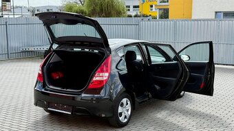 Hyundai i30 //1.4i//80kW//1.MAJITELKA//70TKM//SERVIS// - 20