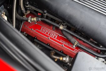 Ferrari F355 Berlinetta z roku 1998 - 20