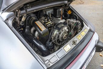 Porsche 911 Carrera 3.2 - 20
