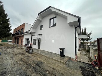Dvojdům, novostavba a rekonstruovaný RD, 2x 200m2, pozemek 7 - 20