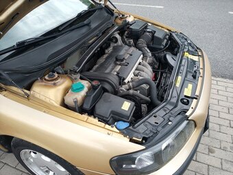 PRODÁM VOLVO S60 SEDAN 2.4i 103kW MANUÁL - 20