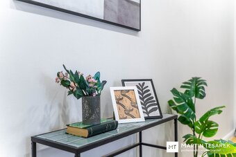REZERVACE Stylově zrekonstruovaný byt 3+kk pár metrů od stan - 20