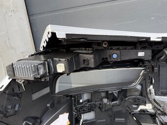 BMW G70 nárazník M-paket světla blatnik - 20
