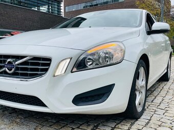 Volvo V60 2.0D 120KW 5VÁLEC MANUÁL BEZ KOROZE - 20