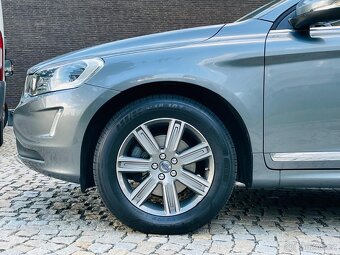 Volvo XC60 2.4D5 4x4 AUT SUMMUM FACELIFT TAŽNÉ SERVISKA - 20