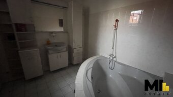 Prodej rodinného domu 5+1 s komerčními prostory, pozemek 463 - 20