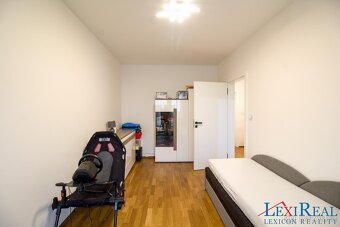 řadový rodinný dům 164 m2, 211 m2 zahrada, nadstandartní vyb - 20