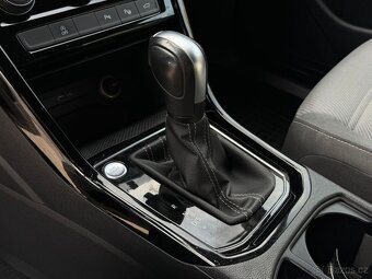 Volkswagen Touran R-Line, 7 místný DSG - 20