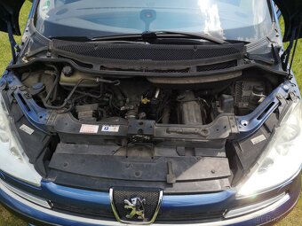 PEUGEOT 807 2.0HDi 80KW EL.DVEŘE,TAŽNÉ ZAŘ.TELEVIZE,SERVIS - 20