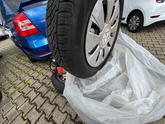 Volkswagen Up 1,0 48 KW 18 TKM STK - 20