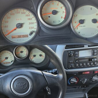 TOYOTA RAV4 1,8VVTi 16v 4x2 BENZÍN, TAŽNÉ STK 2027 ALU - 20