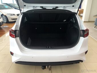 Kia Ceed 1,6T-GDi, ČR, 1.MAJ. - 20