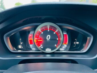 Volvo V40 2.0 D3 110KW 5VÁLEC MANUÁL OCEAN RACE LED SERVISKA - 20