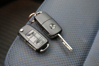 Volkswagen Golf 1.6 FSI Sportline - 20