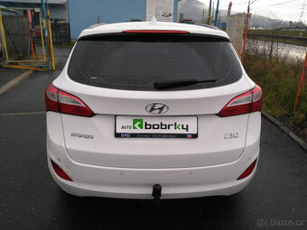 Hyundai i30 1.6i 88 kW - 20