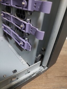 PC skříň bigtower Chieftec - 20