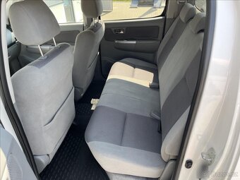 Toyota Hilux 2,5 D-4D  Double Cab Terra (2010) - 20