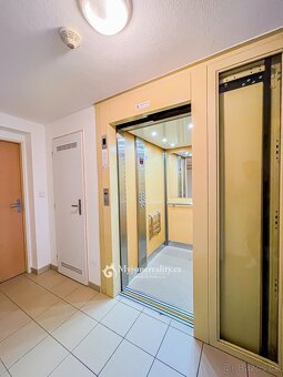 Prodej kompletně vybaveného bytu 3+kk s balkonem a garáží, 7 - 20