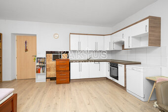 Prodej rodinného domu 202m2 s pozemkem 296 m2 na ulici Ediso - 20