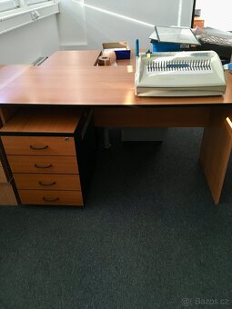 VÝPRODEJ KANCELÁŘSKÉHO NÁBYTKU PRAHA 10 - 20