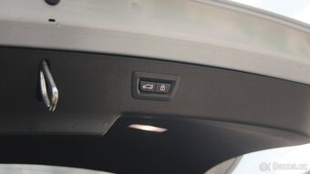 BMW X6, M 4,4/423kW xDrive ČR 360° - 20