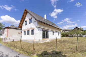 Prodej rodinného domu 5+k,  714 m2, Chlístov - 20