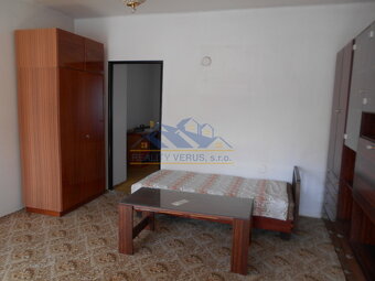 Prodej 2 rodinných domů celkem 260 m², pozemek 1371 m² - 20