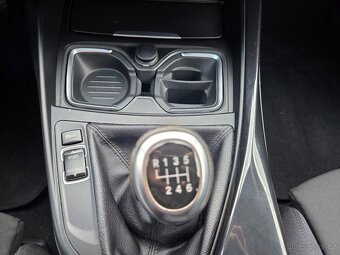 BMW Řada 1, 118i 125 kW, sport, xenon - 20