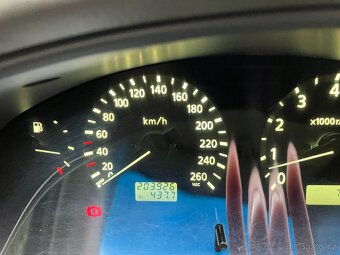 Nissan Maxima QX A33, rok 2002, V6 3.0 147kW, manuál - 20