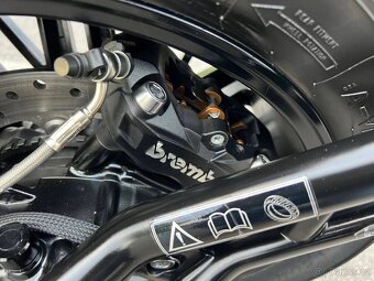 Prodám TRIUMPH ROCKET 3 - 20