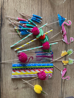 odzoby na poháry, brčka, paraplíčka,.. - 20