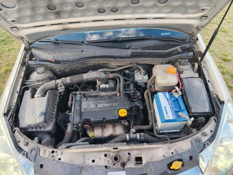 Opel Astra H 1.4 66kW benzín, 2008 - 20