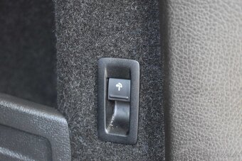 Volkswagen Passat 2.0 TDI COMFORTLINE DSG TAŽNÉ - 20