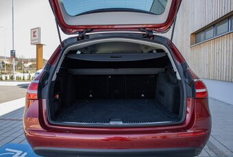 Mercedes-Benz E trieda Kombi 220 d 4MATIC A/T - 20