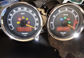 Triumph Rocket III Roadster r.v. 2011 - 20