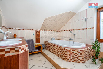 Prodej rodinného domu 5+kk, 194 m², Kounice - 20