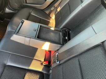 Mercedes-Benz Třídy E, Mercedes-Benz Třídy E, 250 GCI - 20