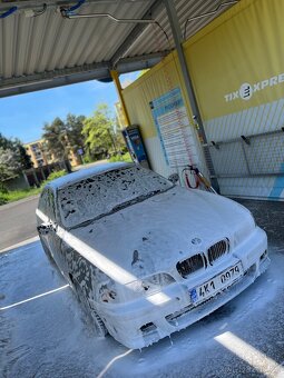 BMW e39 528i - 20