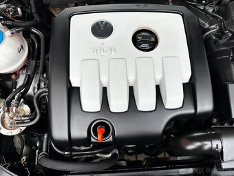 Volkswagen Passat B6 2.0 TDI 103kW 4Motion Kůže Navi Xenony - 20
