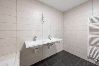 Litomyšl nový střešní byt 3kk, velká terasa, dvě garáž.stání - 20