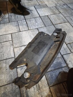 BMW e36 zbytky náhradních dílů - 20