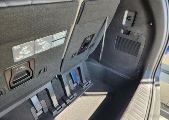 Kia Carnival 2.2-NOVÝ MODEL-7míst - 20