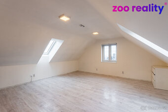 Prodej rodinného domu 353m2, pozemek 772m2 - 20