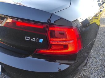 Volvo S 90 2.0 D4 AWD, koupeno nové v ČR - 20