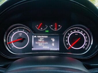 Opel Insignia 2.0CDTi AUTOMAT SENZORY TAŽNÉ BEZ ADBLUE - 20
