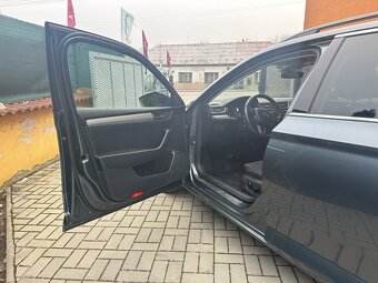 Škoda Superb 2.0 TDi 140kW 4x4 serviska - 20
