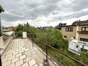 Prodej rodinného domu 240 m², na pozemku 1199 m², Praha - Ho - 20