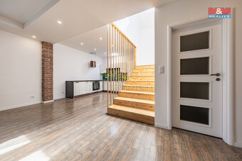 Prodej rodinného domu, 190 m², Praha, ul. Žampiónová - 20
