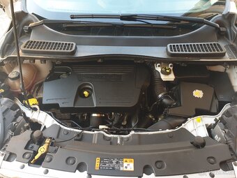FORD KUGA 2,0 TDCi 4x4 TITANIUM KAMERA Tažné - 20