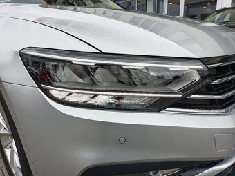 VW Passat Variant Basic 2.0TDI 110kW DSG Webasto Tažné LED - 20
